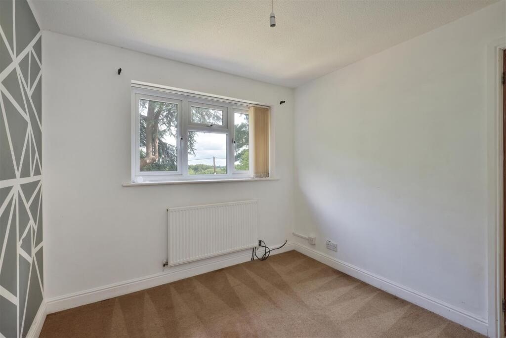 11 Woodfen Crescent (41).jpg