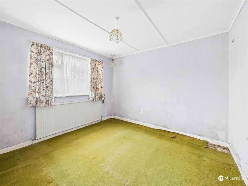 BEDROOM 2