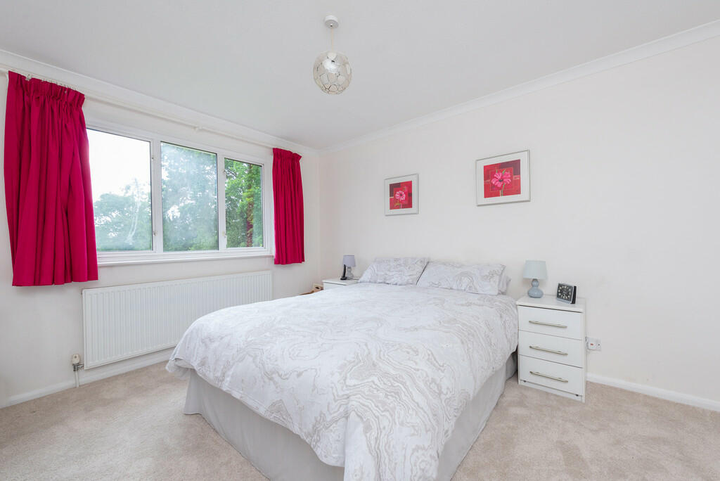 4 Maple Close10
