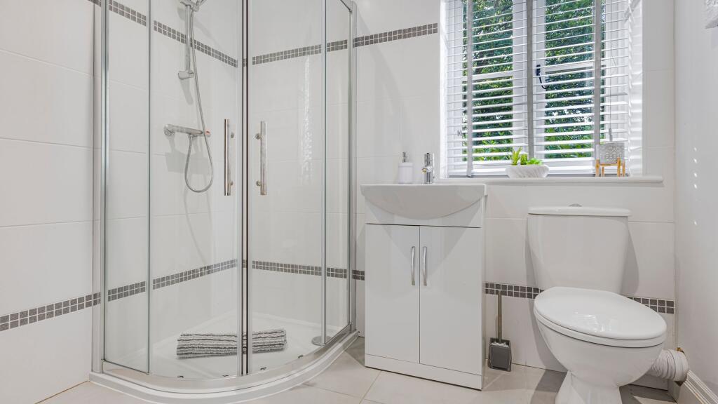 Jack &amp; Jill Bathroom