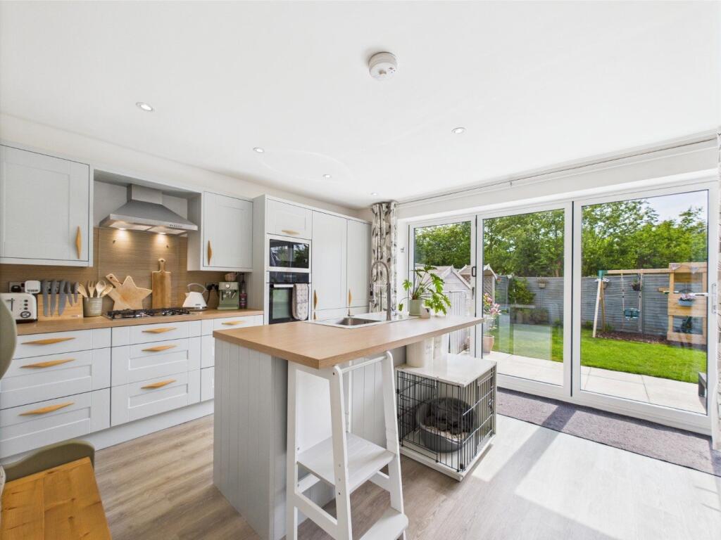 Kitchen/Dining Area