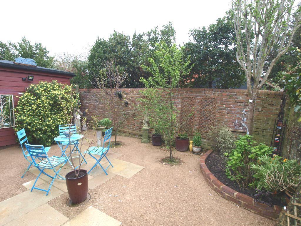 Rear Courtyard Garden