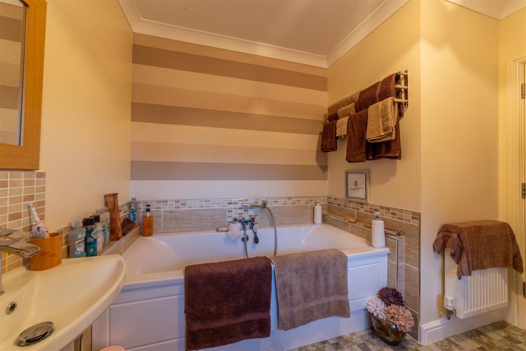 5 Snatchwood Court-15.jpg