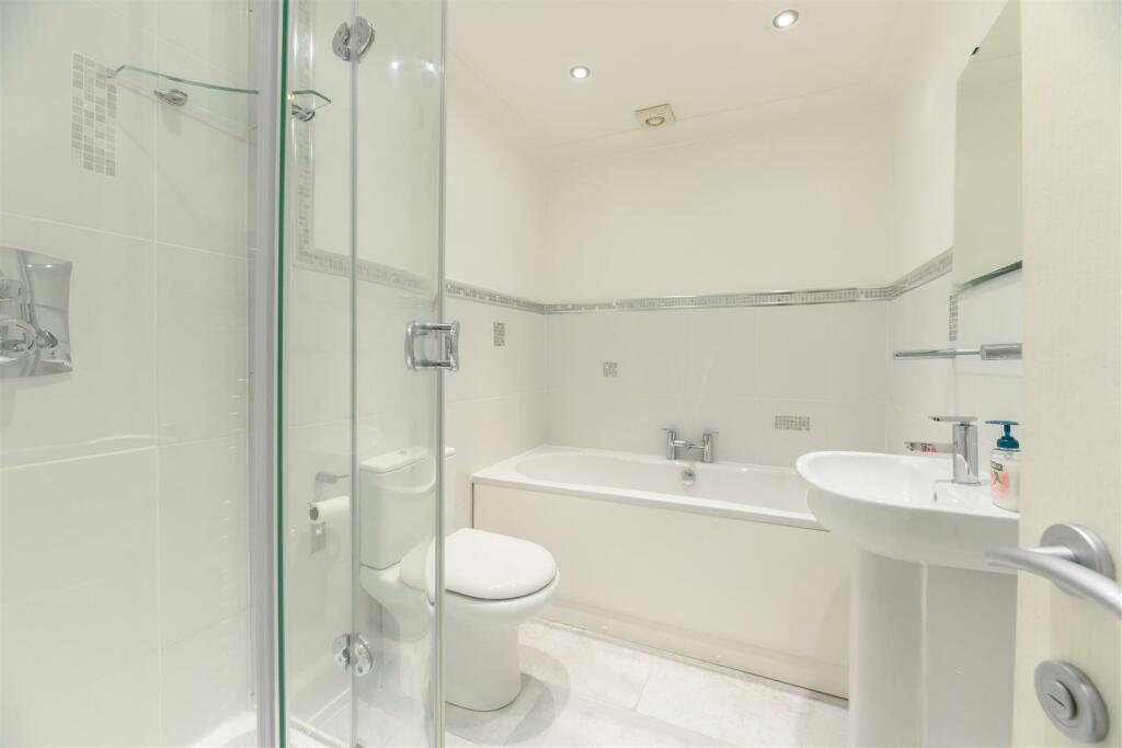 family bathroom.jpg