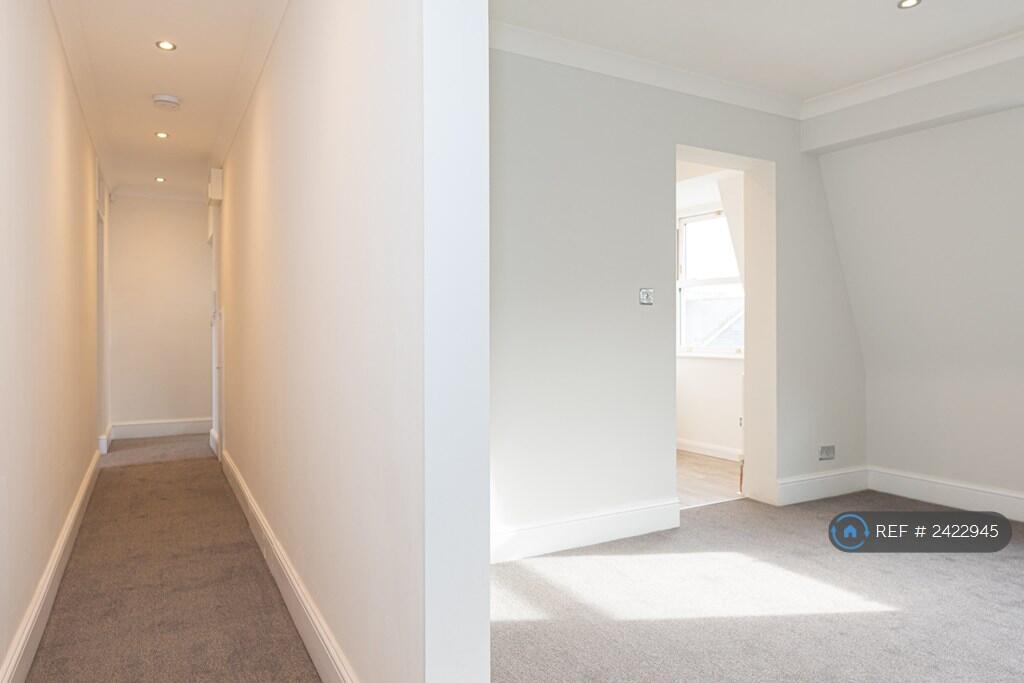 Lounge /Hallway