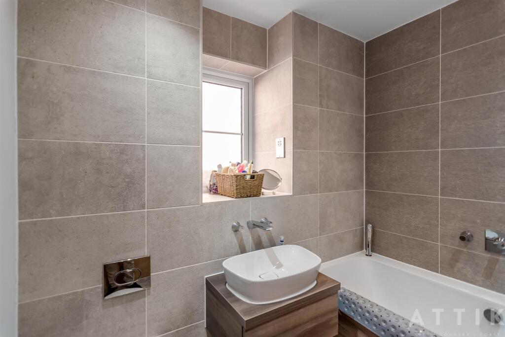 30 Horseshoe road, hethersett, NR9 3PA (27).jpg