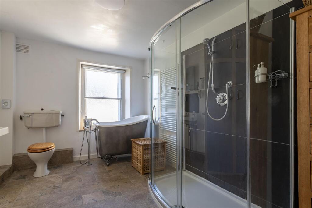Bedroom Three En-Suite