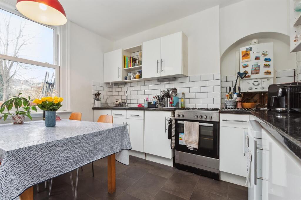 49a Longley Road SW17 kitchen 2.jpg