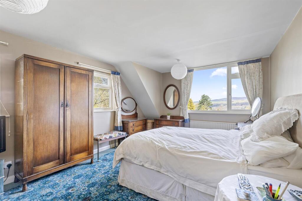 Bed 1.jpg