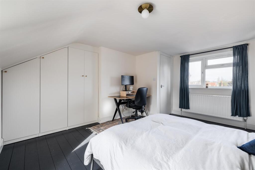 Mornington Road, E11