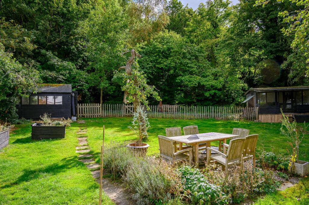 28 Whitewalls-43.jpg