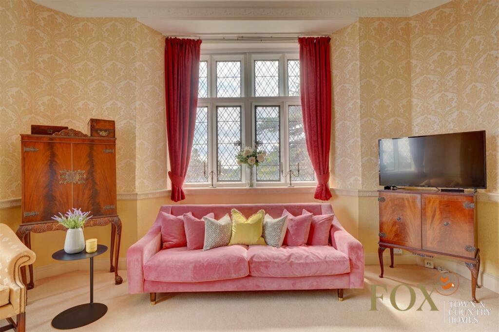 8 Westwoood House (1).jpg