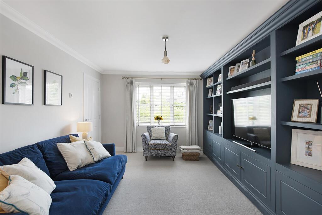 6 Beale Road ph25.jpg