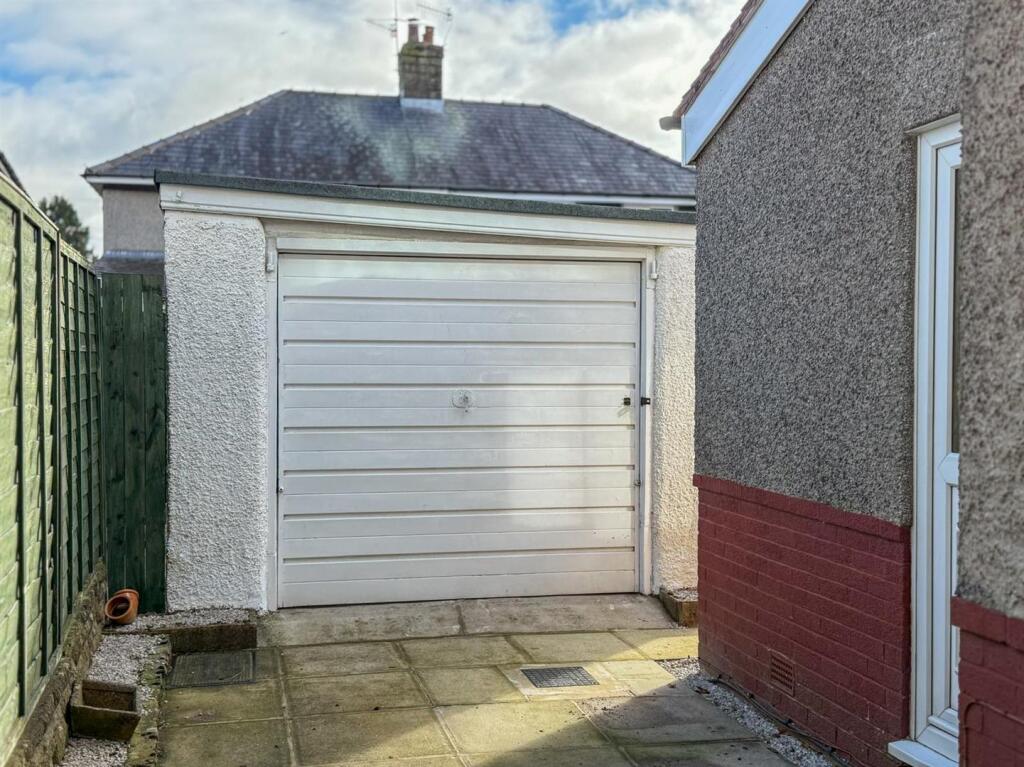 Detached Garage/Workshop