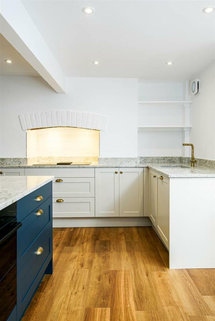 Kitchen_4.jpg