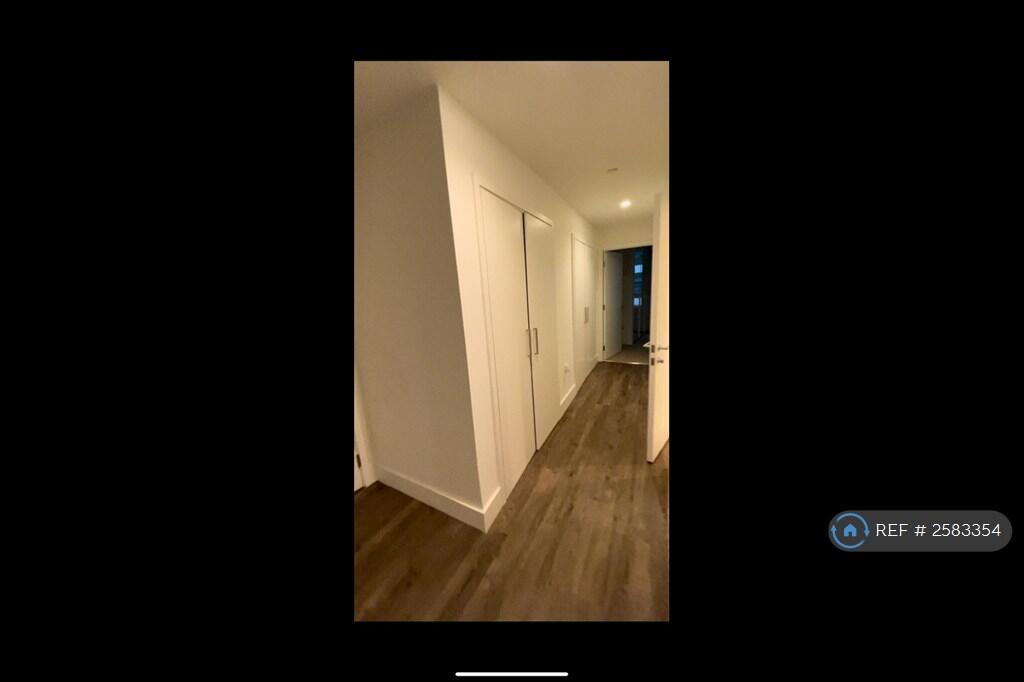 Hallway, 2x Storage Rooms