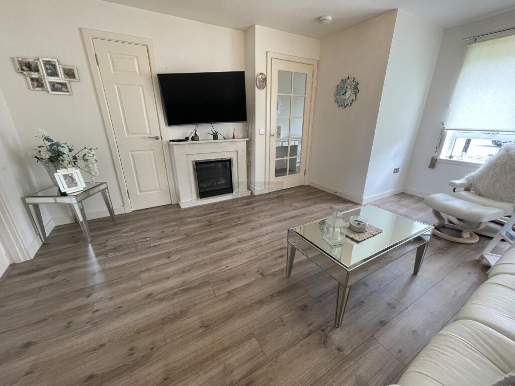 Lounge a.JPG