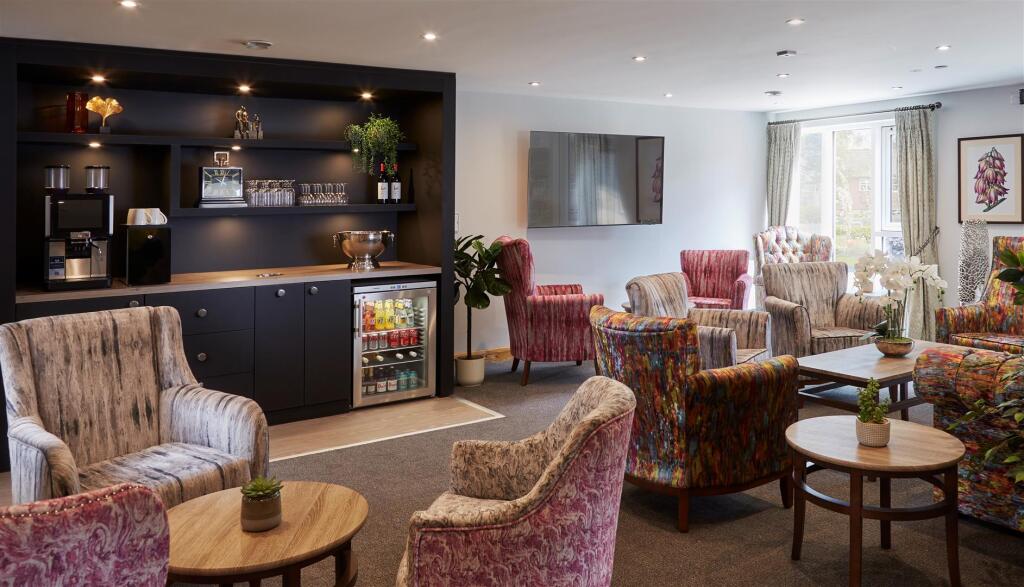 WYLDE-GREEN-COFFEE-LOUNGE.jpg