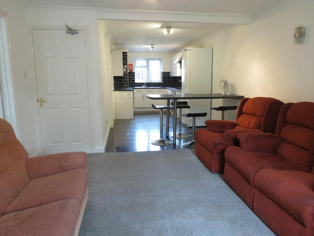 Lounge Kitchen
