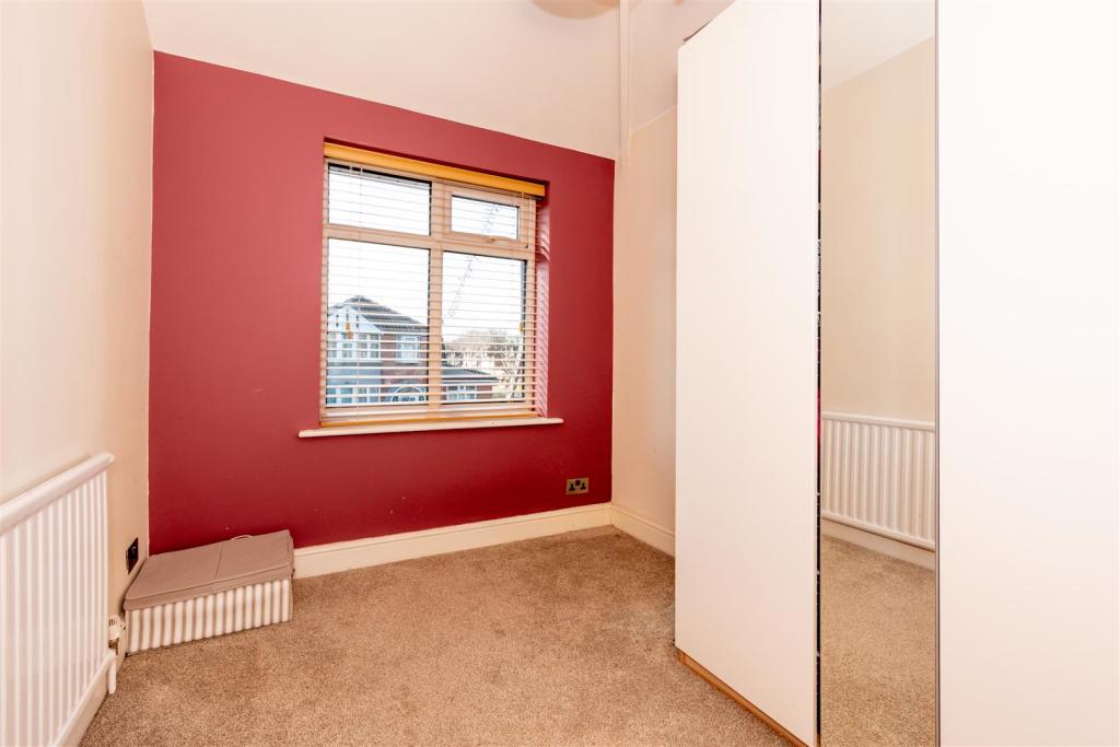 Bedroom 4.jpg