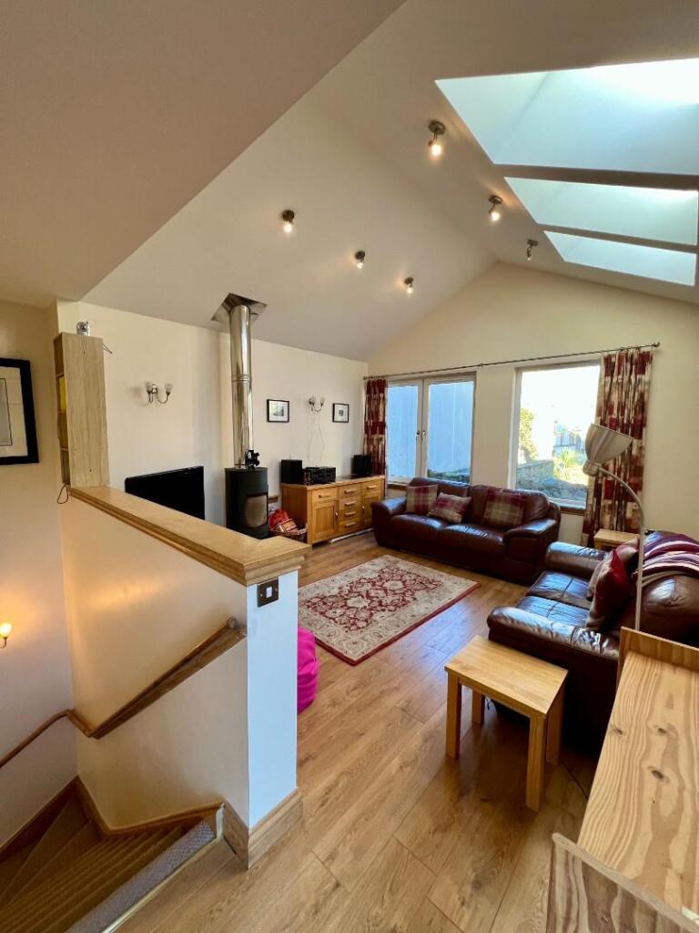 Upper Level / Lounge
