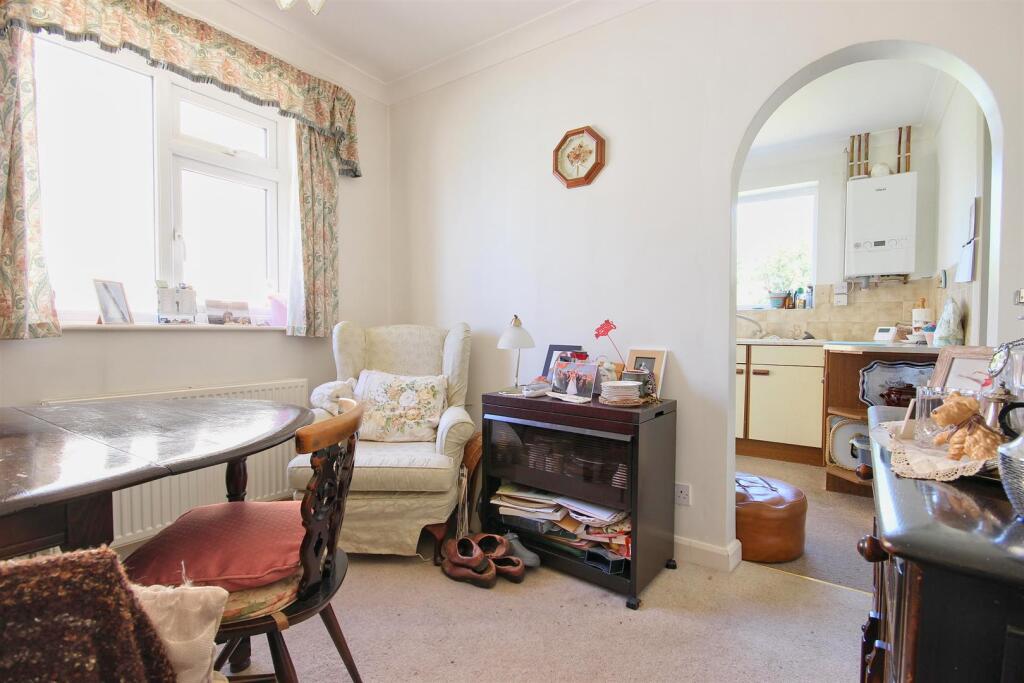 DINING ROOM (FORMALLY BEDROOM 3)