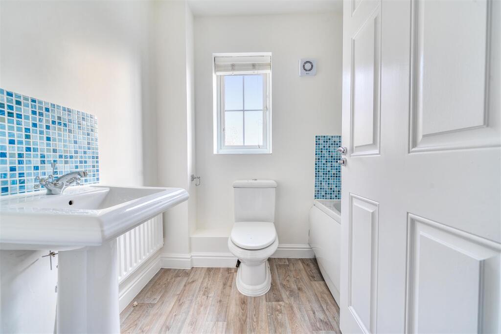 6 The Old Woodyard, Silverstone (23).jpg