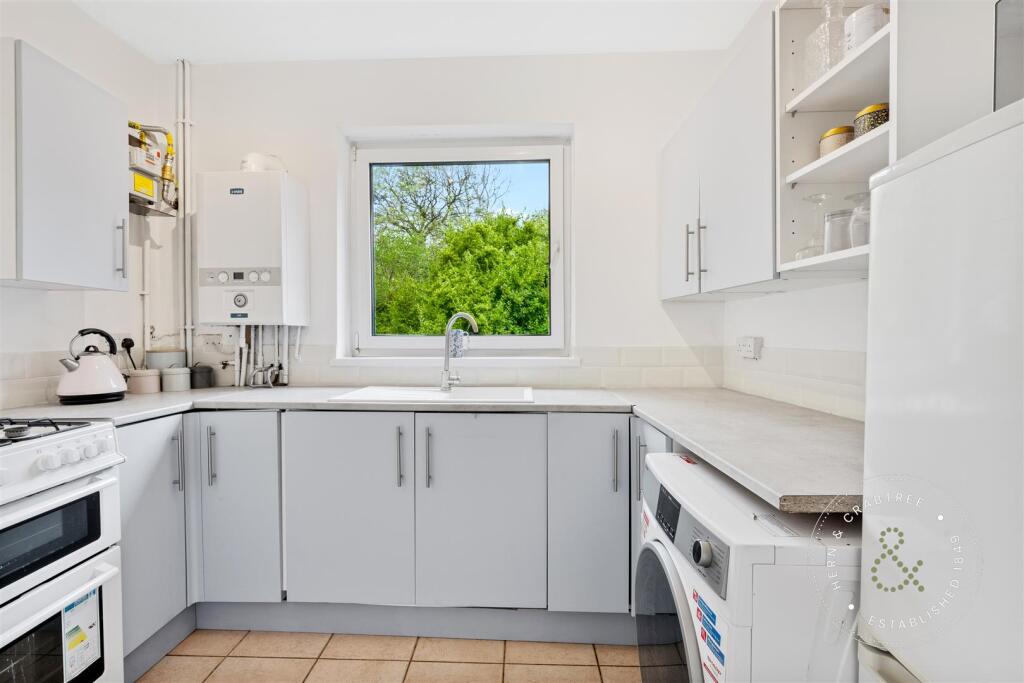 Linnet Close, Hern Crabtree (9).jpg