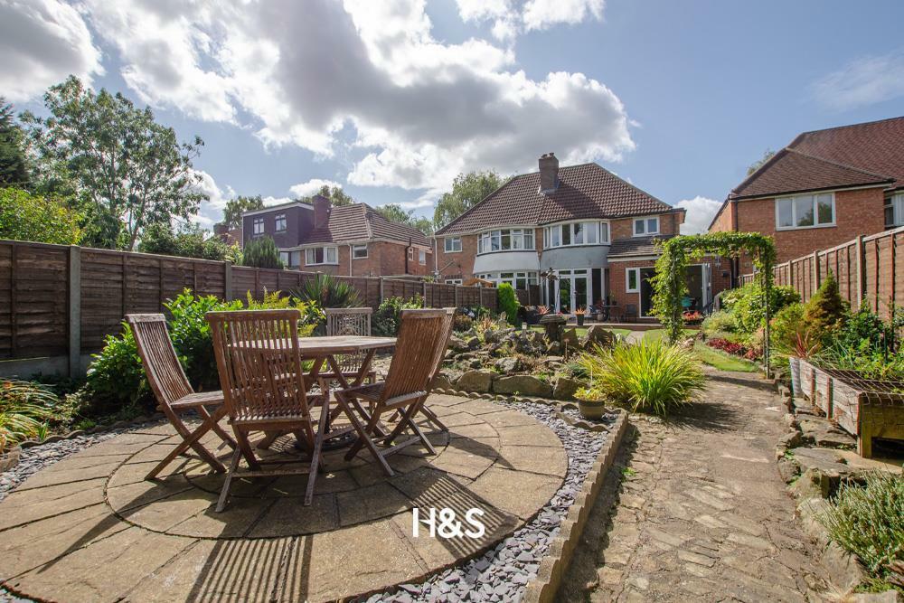 29 Lulworth - rear patio.jpg