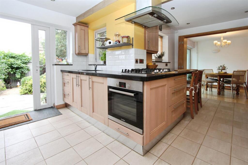 Kitchen / Breakfast Room