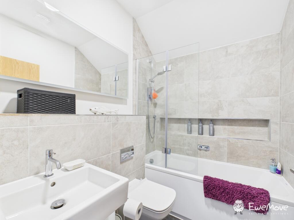 CAM02899G0-PR0059-STILL008