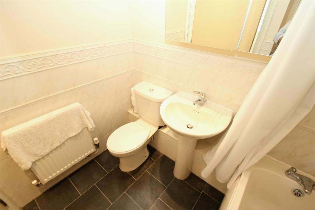 Bathroom Aspect 2
