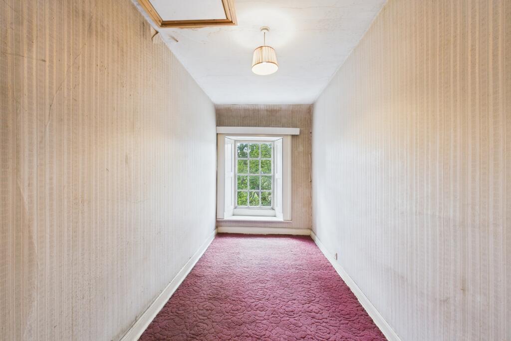 CAM04201G0-PR0094-STILL002