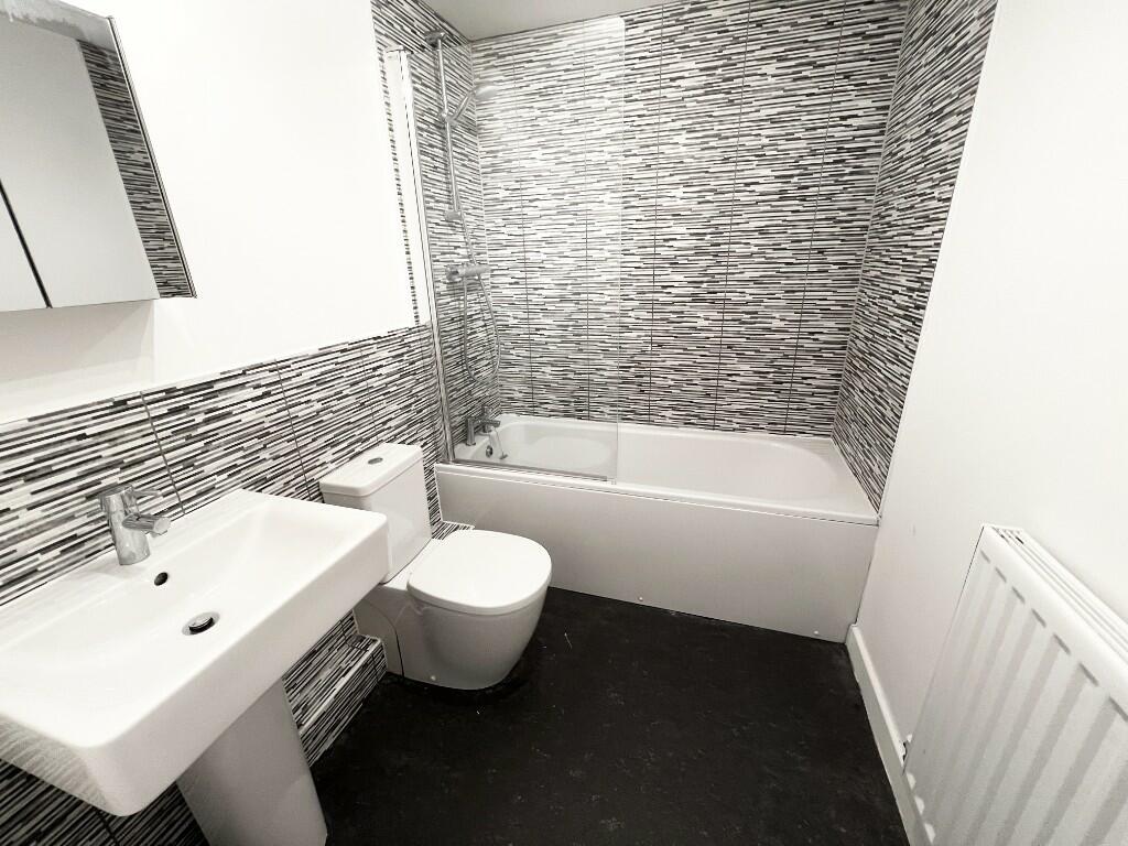 BATHROOM 2