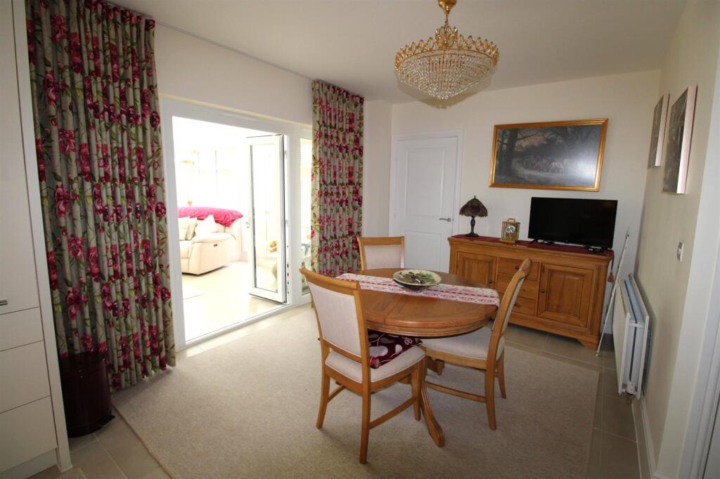 Dining/Sitting Area