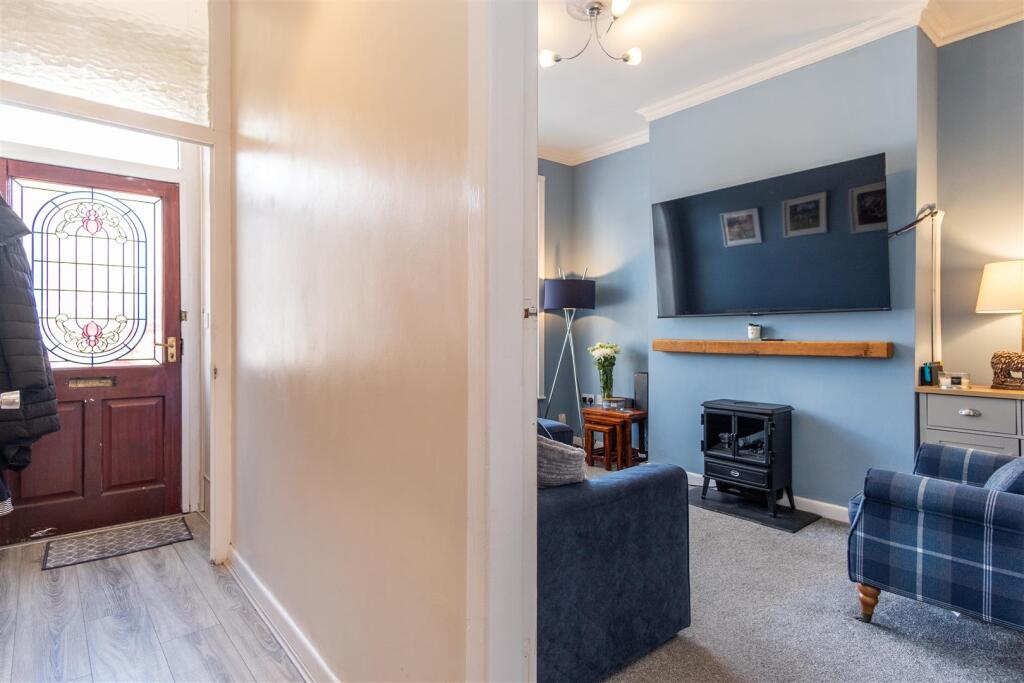 Entrance Hall/Lounge