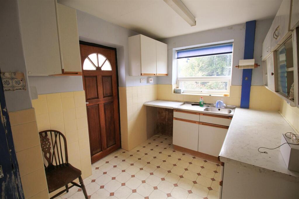Kitchen..jpg