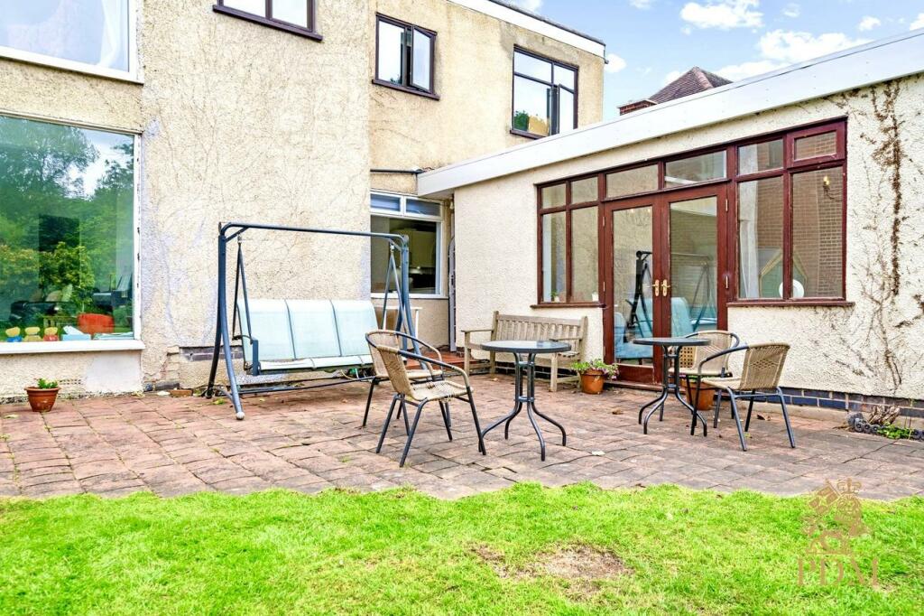 2 Parkside Wollaton NG8 2NN