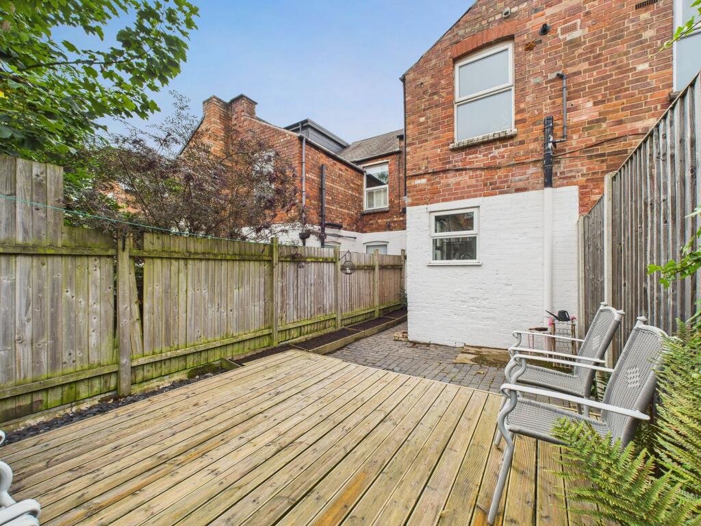 Rear Courtyard Garden