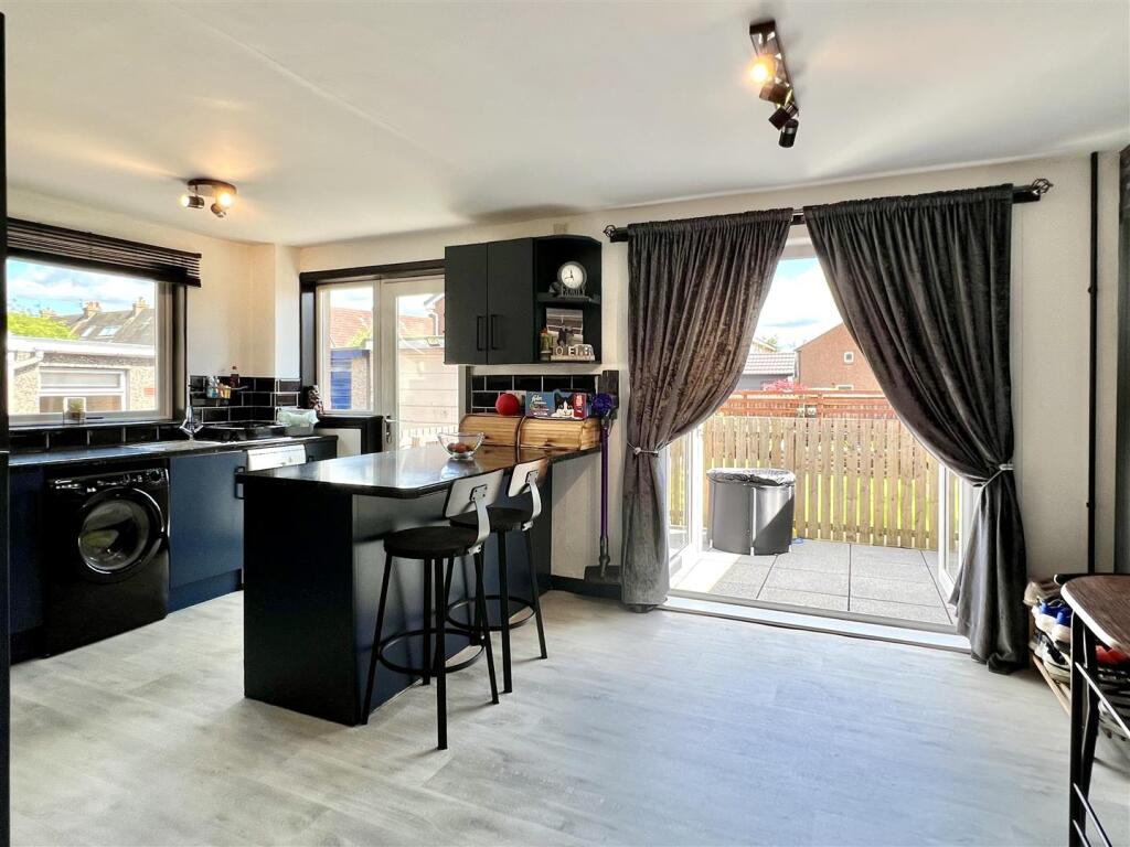 Katrine Drive, Crossford