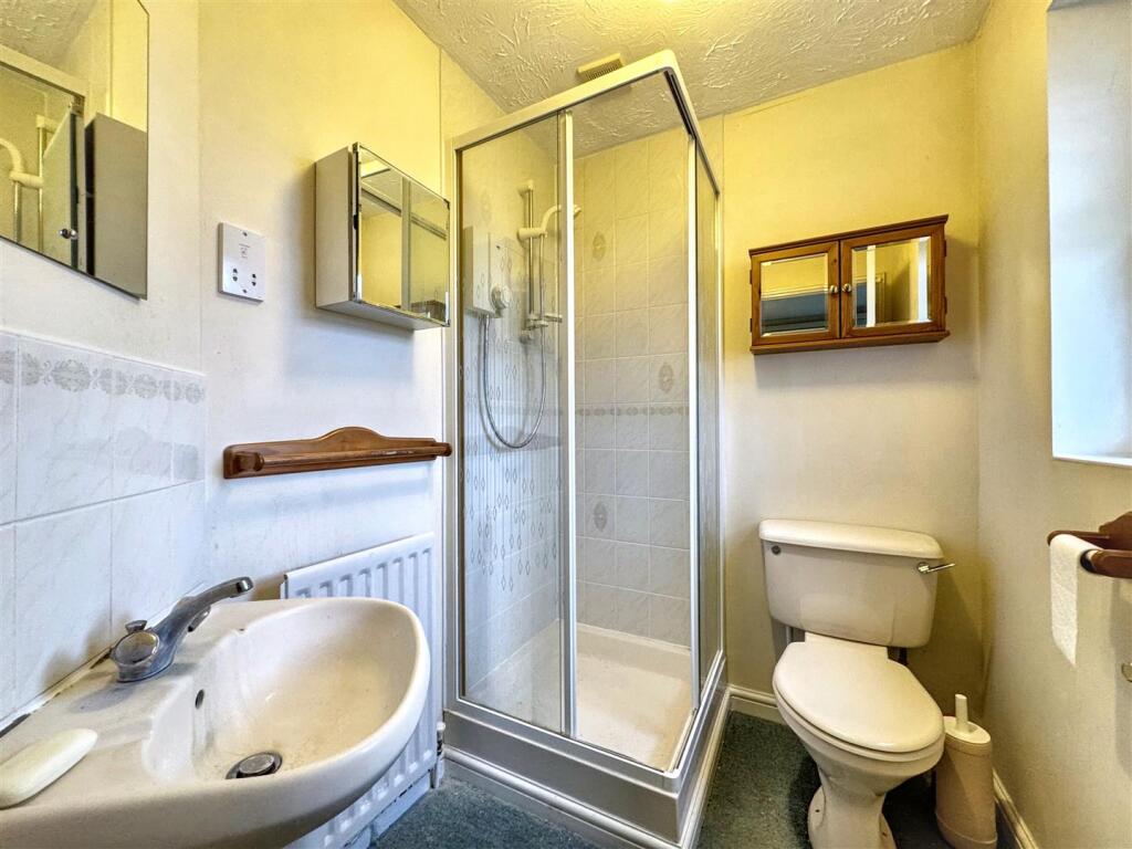 En-suite to Bedroom One