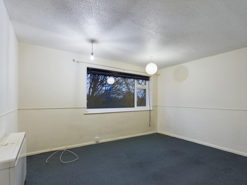 CAM01740G0-PR0303-STILL004