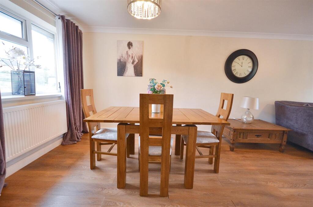 Lounge / Dining Room