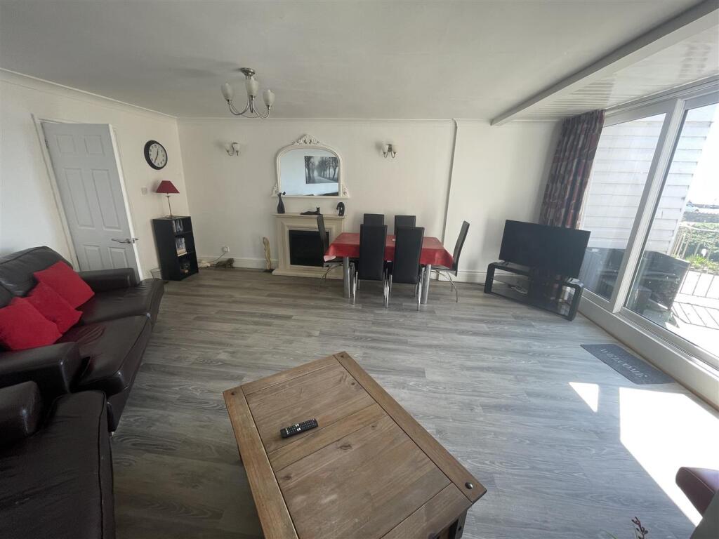 living room 1.jpeg