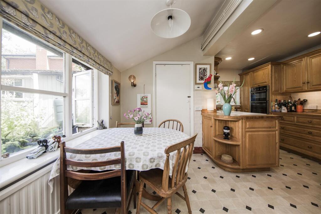 Kitchen/Breakfast Room