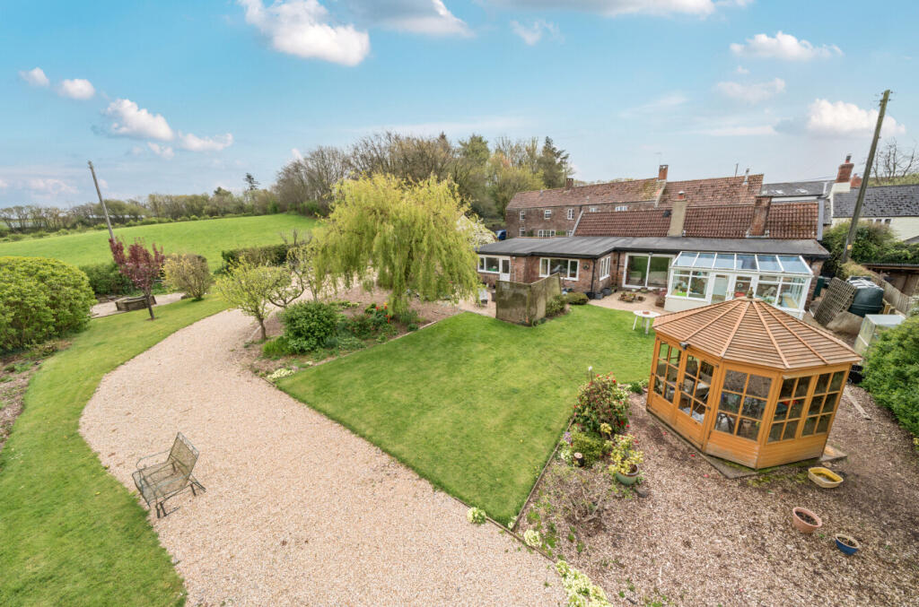 Staple Cross Seddons