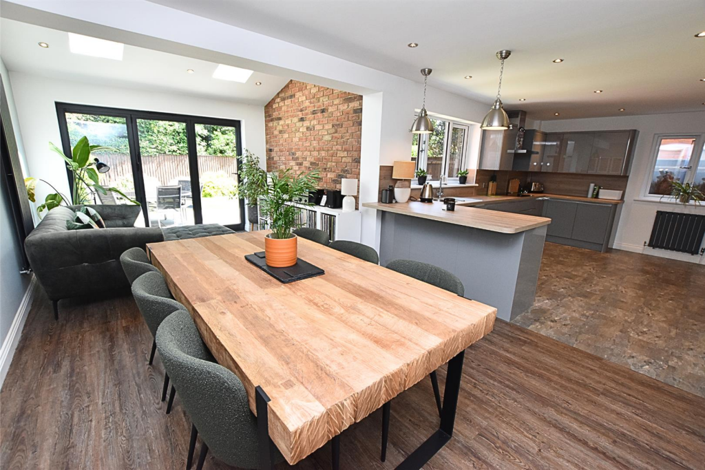 LIVING DINING KITCHEN (L-SHAPED)