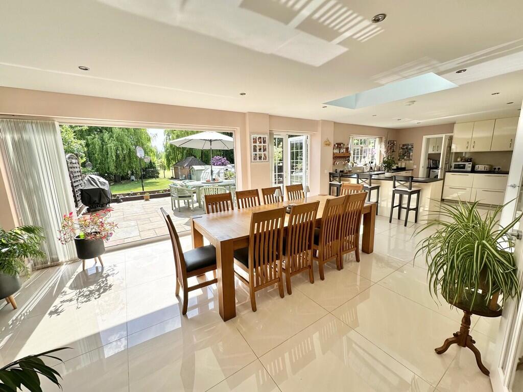 IMG-20250520-WA00...