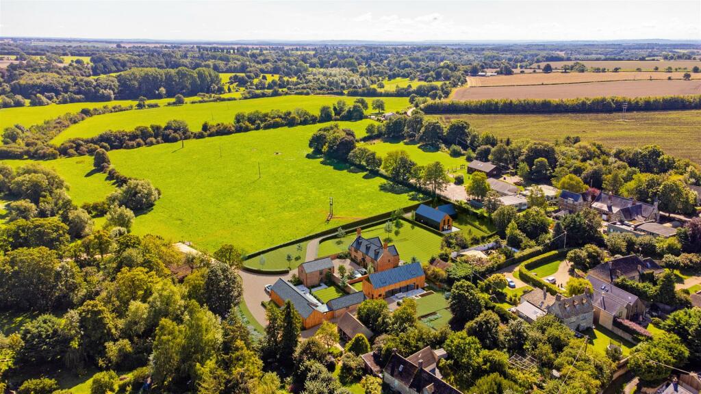 Manor-Farm-Barns_Aerial-3_HR.jpg
