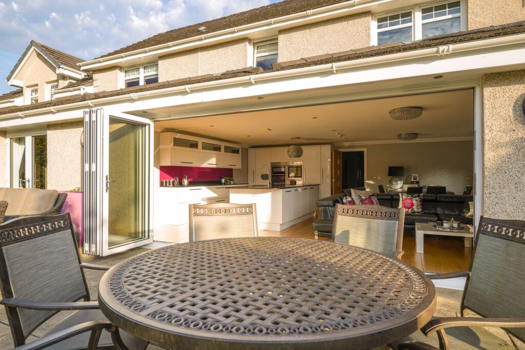 Elegant Indoor/Outdoor Areas